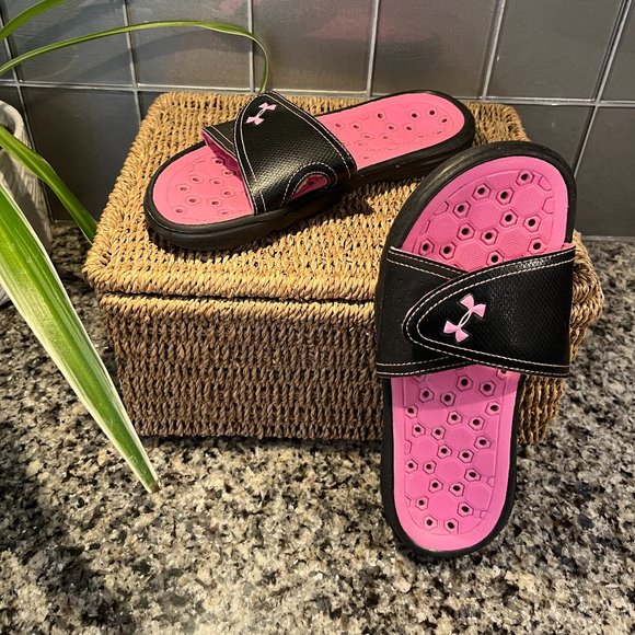 UNDER ARMOUR Slides Size 5 Barbie Pink and Black Beach Pool - Picture 6 of 12